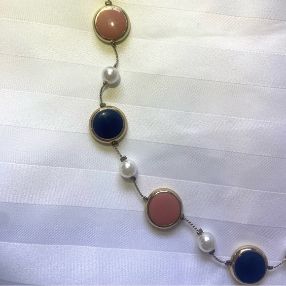 ⭐️💲5 add-on⭐️ Long necklace with pearl, pink and navy accents - Picture 5 of 6